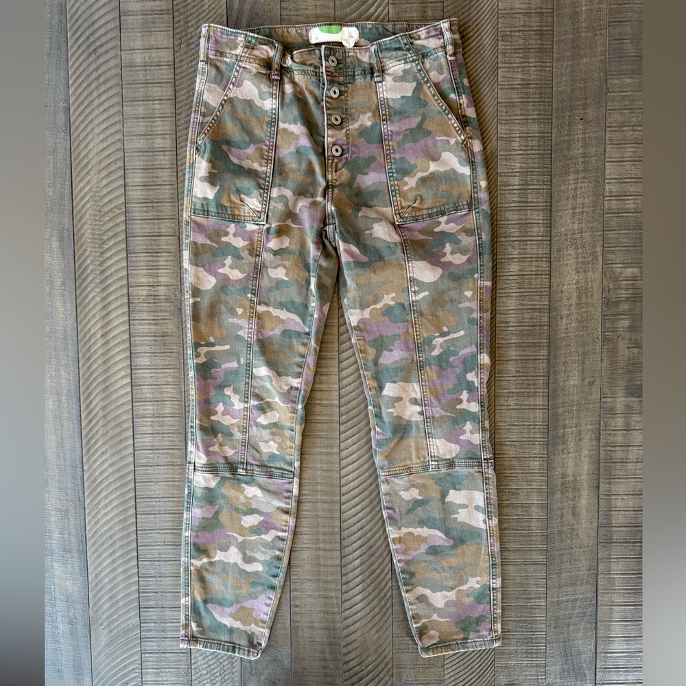 Anthropologie Jefferson Slim Fit
Utility Camo Button Fly Jeans Women’s Size 30